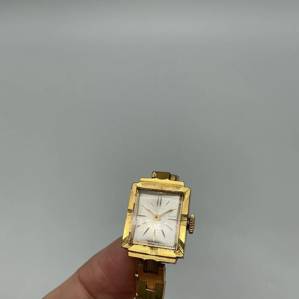 Vintage Luch USSR Womens Watch 16mm Gold Plated Band Manual Wind 16 Jewels 7